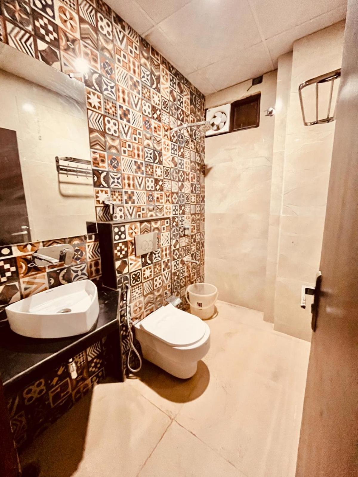 Hotel Ramawati Near Ganga Ghat 하리드와르 외부 사진
