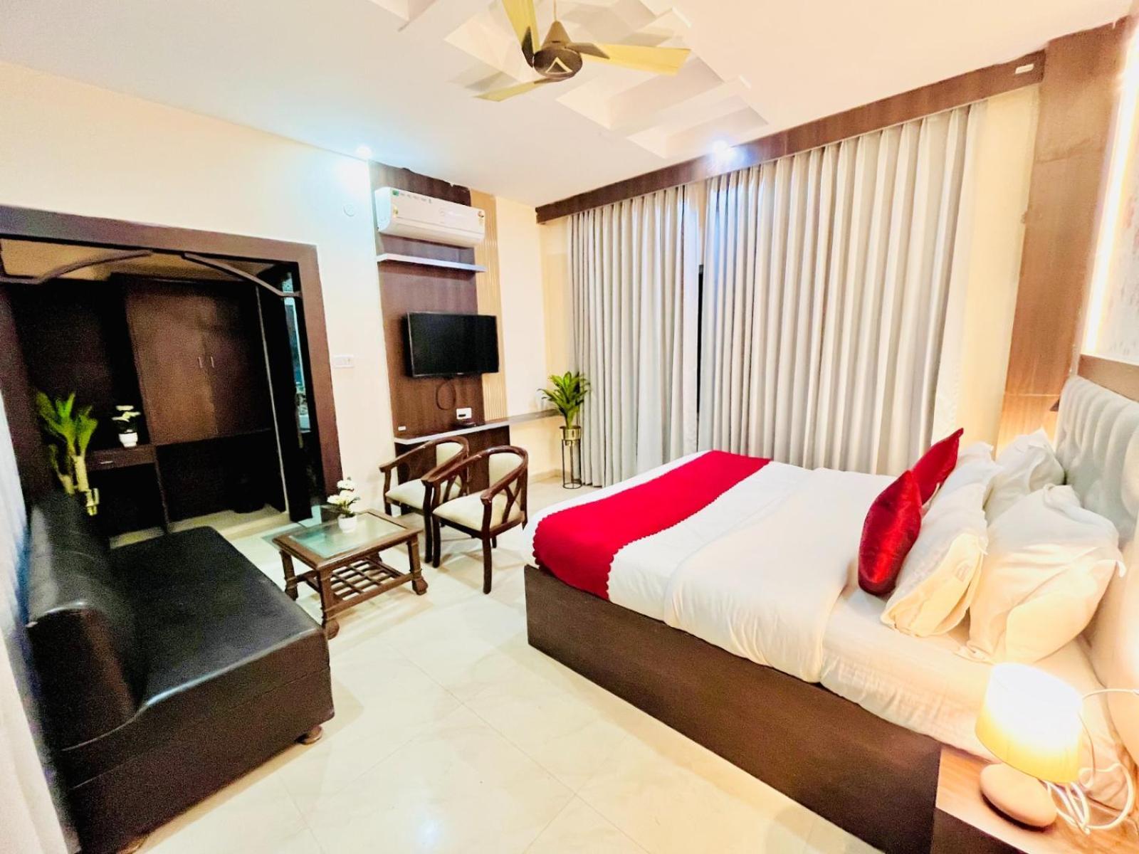 Hotel Ramawati Near Ganga Ghat 하리드와르 외부 사진