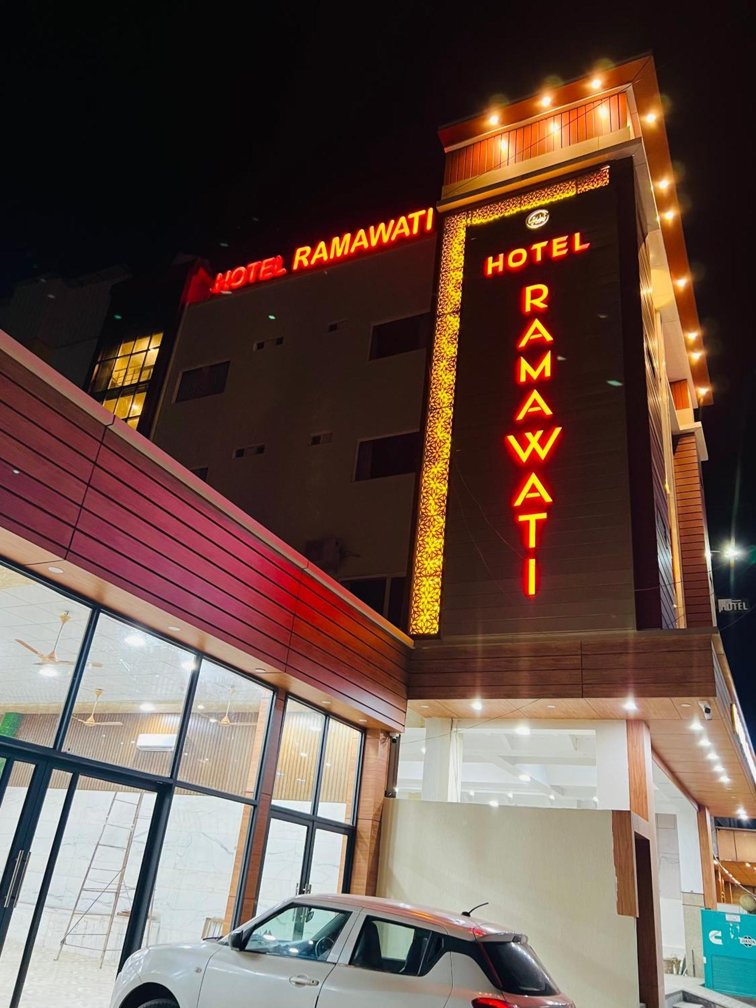 Hotel Ramawati Near Ganga Ghat 하리드와르 외부 사진